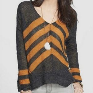 Free people sweater. Super soft and perfect for any season.